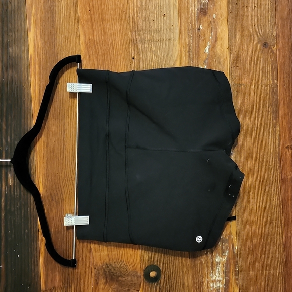 Lululemon liberty spandex shorts with rouching - Picture 3 of 4